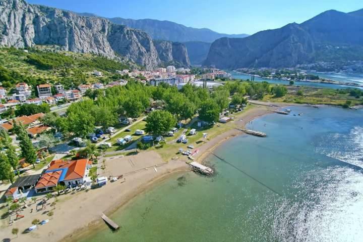 Enjoy Apartment Omis Exterior photo